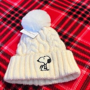 New American eagle snoopy peanuts one size OS cream knit beanie hat winter cute